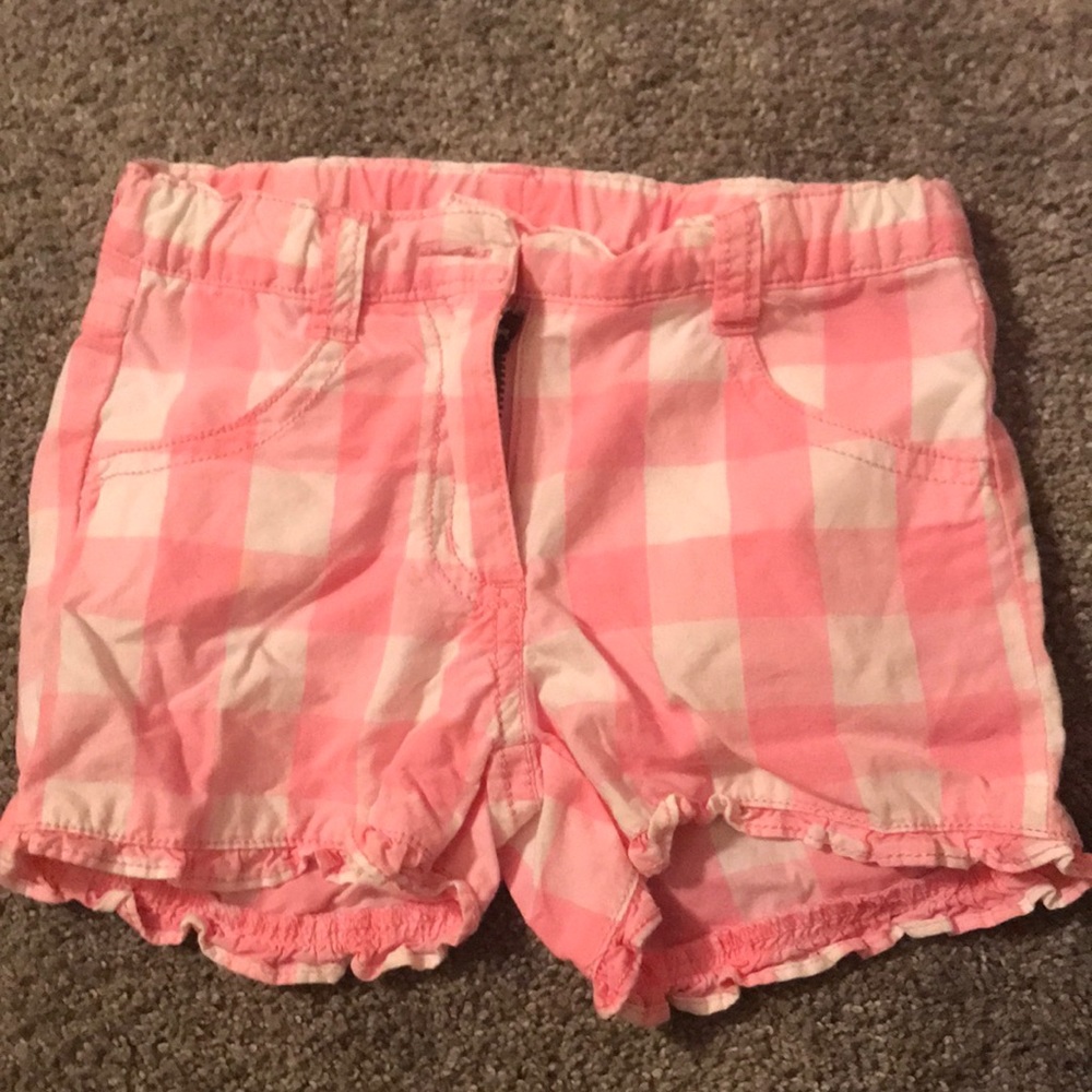 Plaid pink shorts